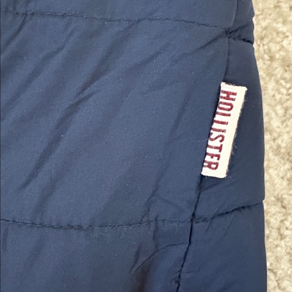 Hollister women’s long  Puffer Jacket - Picture 5 of 5